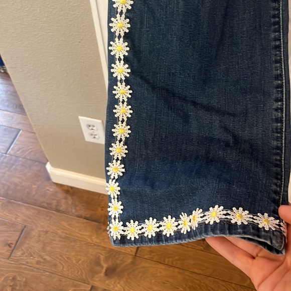 Levi’s decorated curvy boot cut great condition - Picture 2 of 6